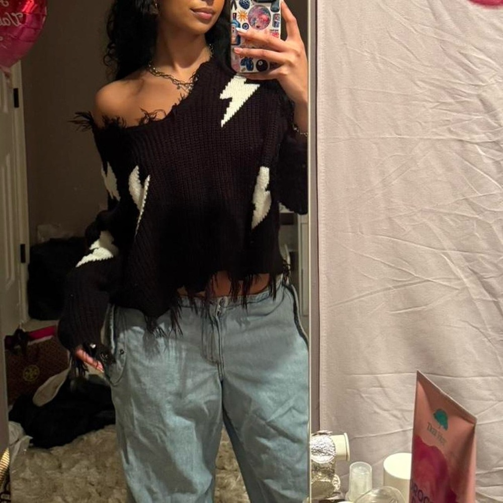 Lightning wool sweater
